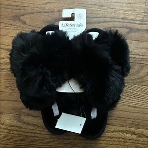 Life Stride Black Furry Slippers Large 9-10